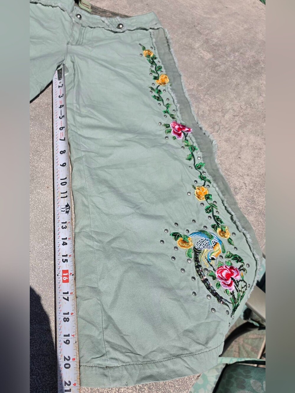 Embroidered Wide-Leg Crop Pants - Sage Green - Picture 7 of 8